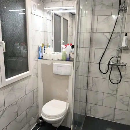Neuw Calaisis בית אירוח קאלה